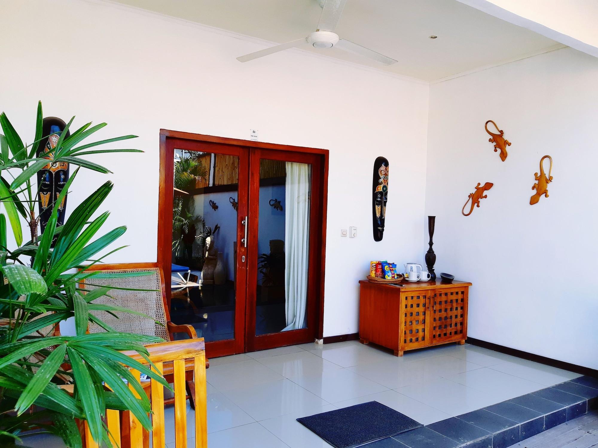 The Beach House Resort Gili Trawangan Exterior photo