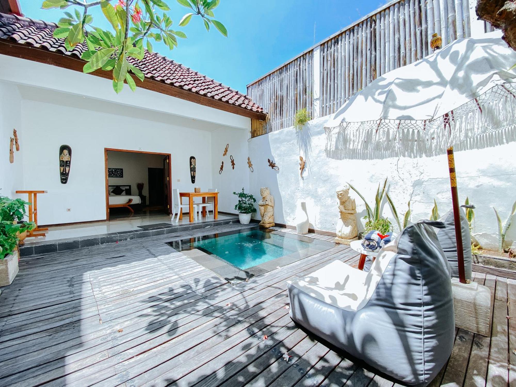 The Beach House Resort Gili Trawangan Exterior photo